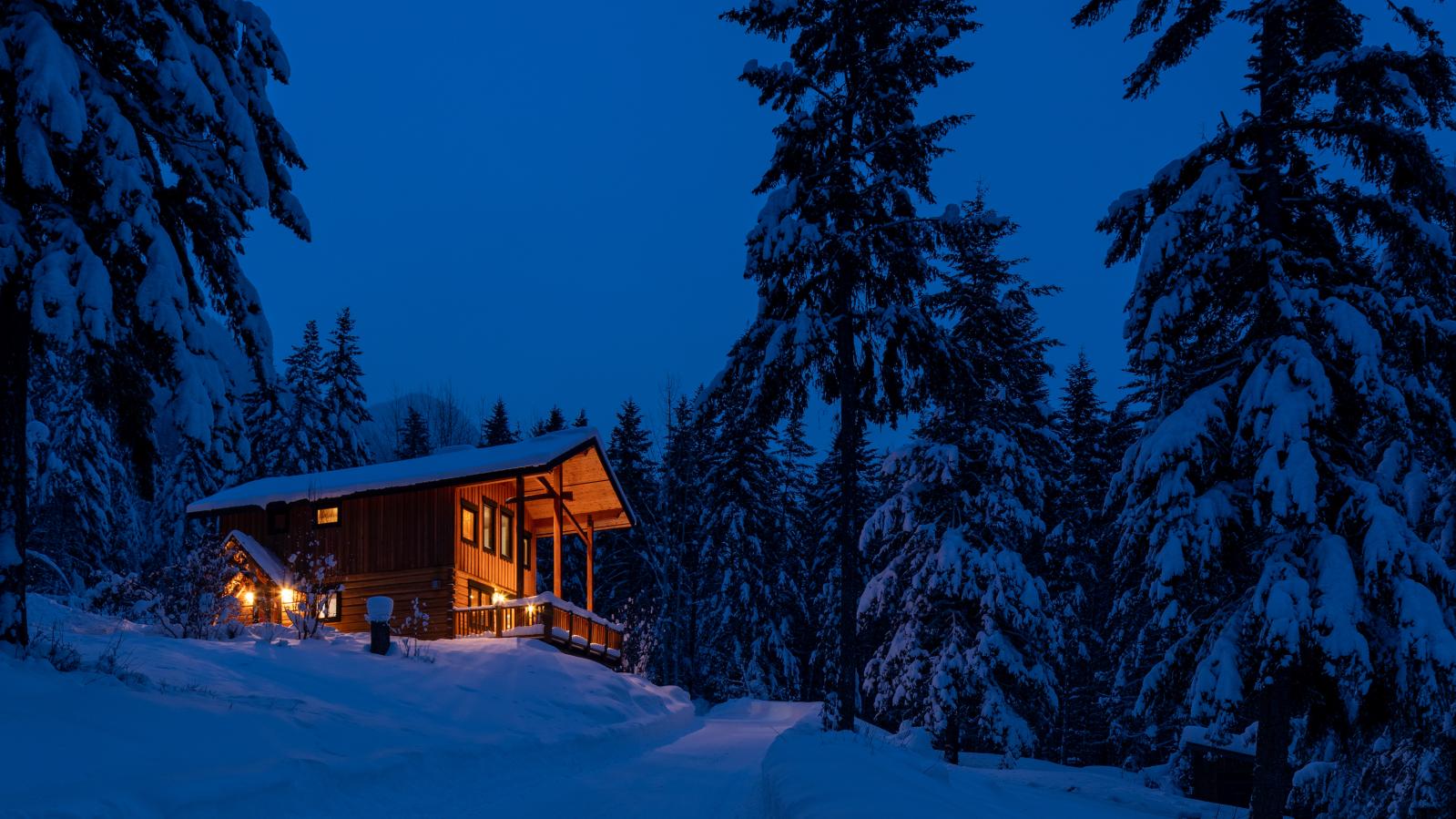 Lodges in Golden BC Mount 7 Lodges
